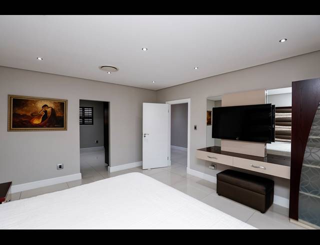 4 BEDROOM TOWNHOUSE FOR SALE IN IZINGA